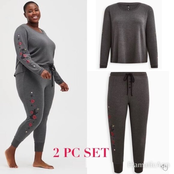 torrid Other - NWT TORRID 2 PC Set Dream Fleece Grey Side Rose Pajamas Shirt & Leggings
